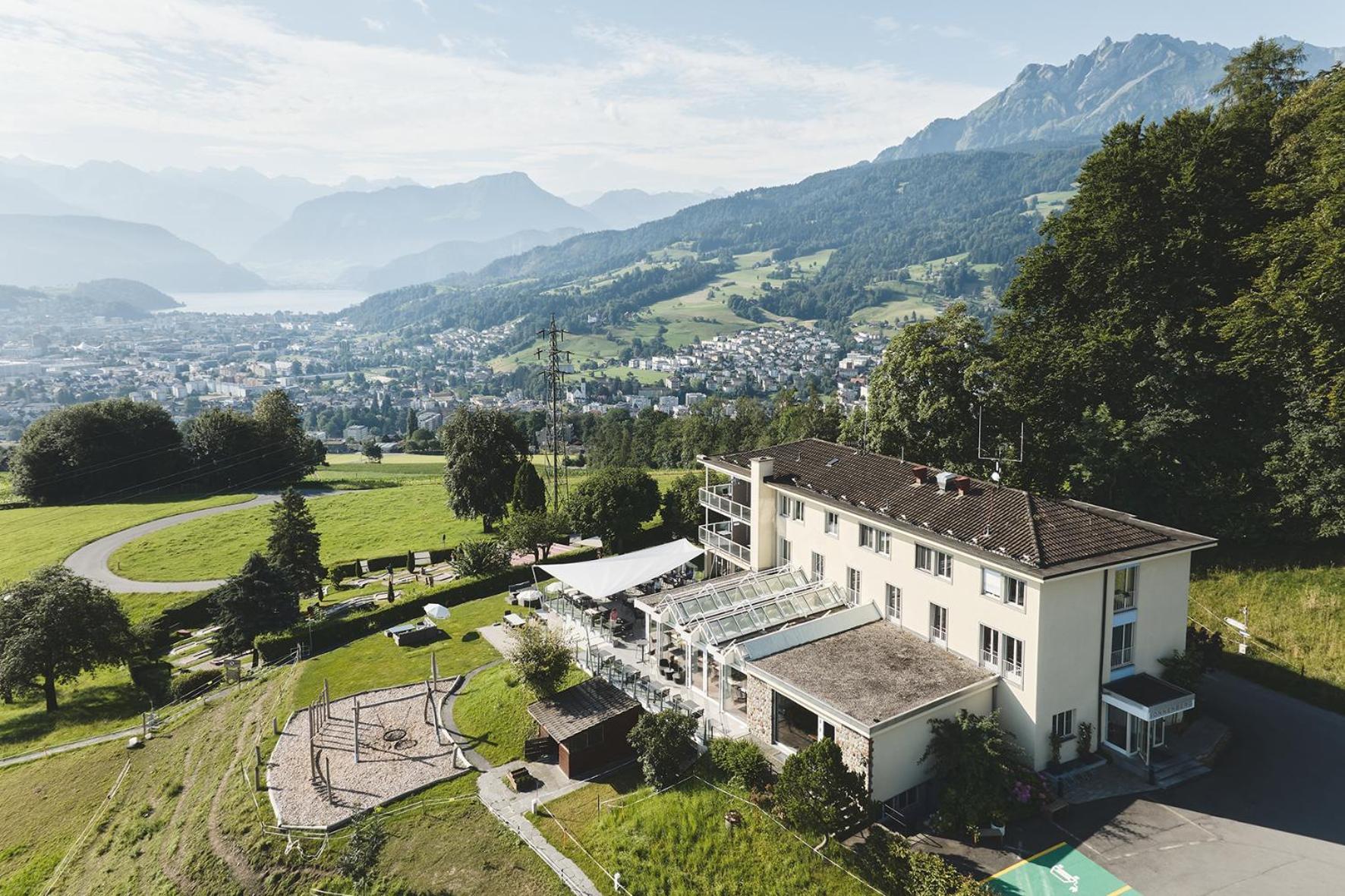 Hotel Sonnenberg Krienz Екстериор снимка